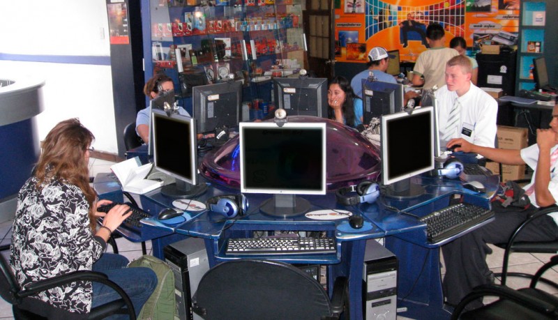 Tempat Main Game Online Favorit di Tangerang: ComebackNet